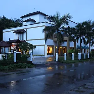 Cloud 9 Hotel